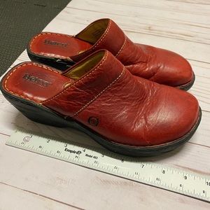 Gently used Red Born brand Women’s Slide Mule Clogs Size 8